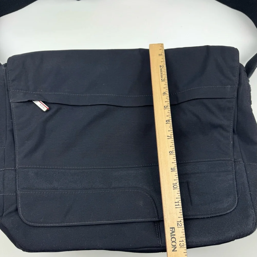 Tumi SANDO 6172D ‎ Black Computer Messenger Laptop Bag 16